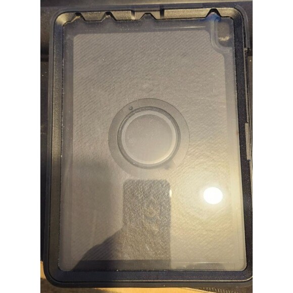 OtterBox Defender Case for iPad 9.7” – Air 1/2, Pro, 5th/6th Gen – Black - Picture 2 of 16